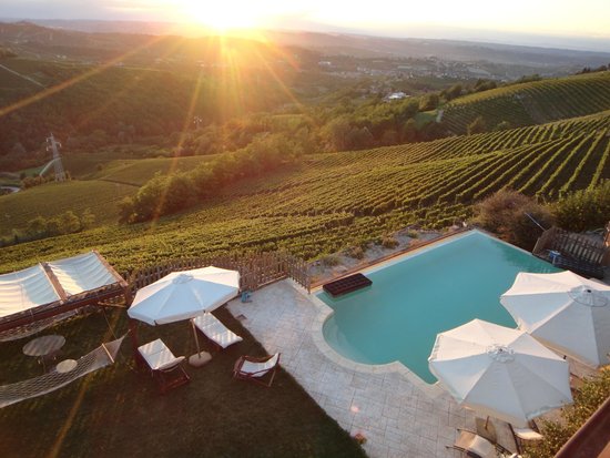 Langhe 12 ristoranti con piscina