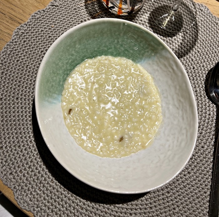 Risotto mantecato all’elicriso, estratto di semi di finocchio, cedro candito