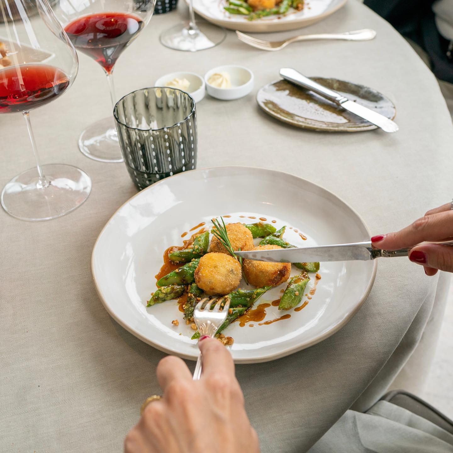 Un particolare di un piatto della cantina Damilano